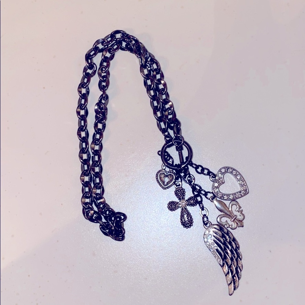 Beautiful Guess brand necklack